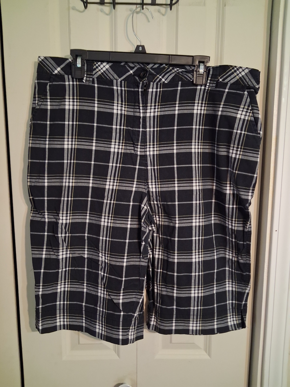 Karen Scott Black and White Plaid Flat Front Women’s Shorts